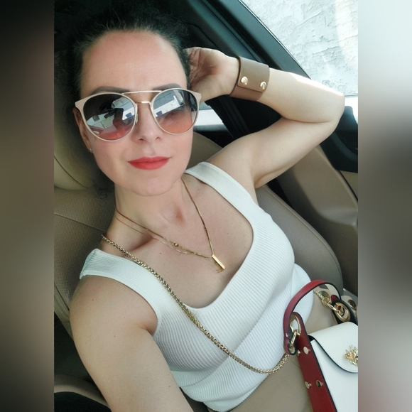 Meet your Posher, Polina - Picture 1 of 1